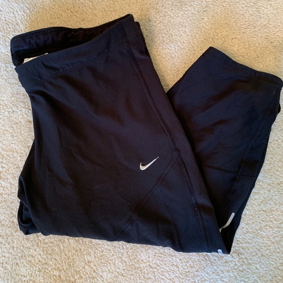 Nike Pants - Cropped Nike Dri-fit leggings Nike Pants - Cropped Nike Dri-fit leggings
